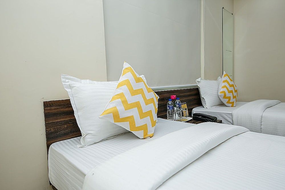  FabHotel Carnival Deluxe Room 7