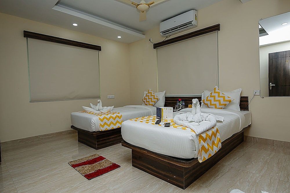  FabHotel Carnival Deluxe Room 8