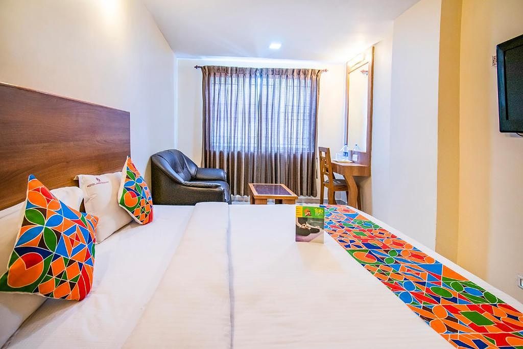 FabHotel Jansi Deluxe Deluxe Double Room 8