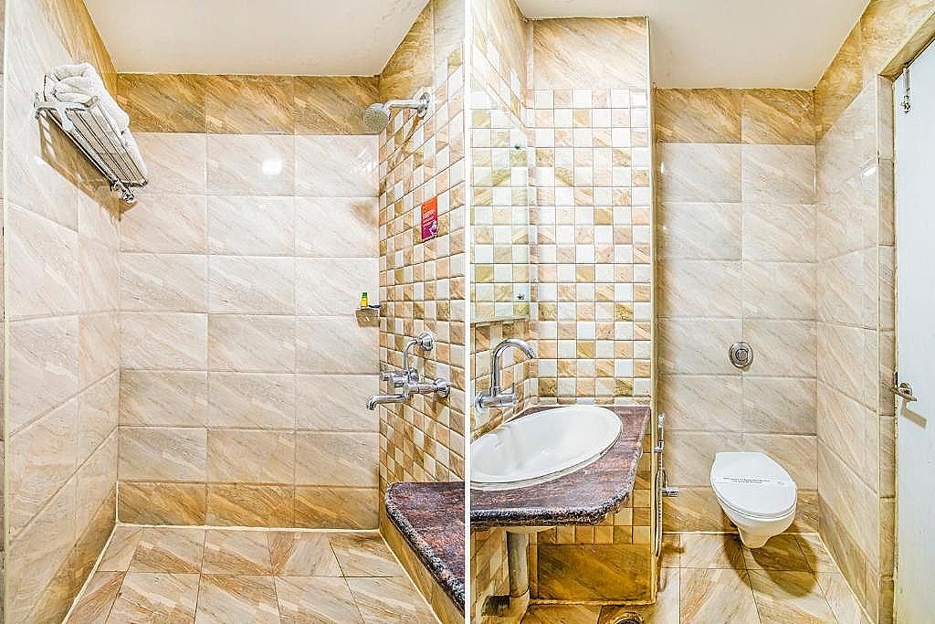 FabHotel Jansi Deluxe Deluxe Double Room 9