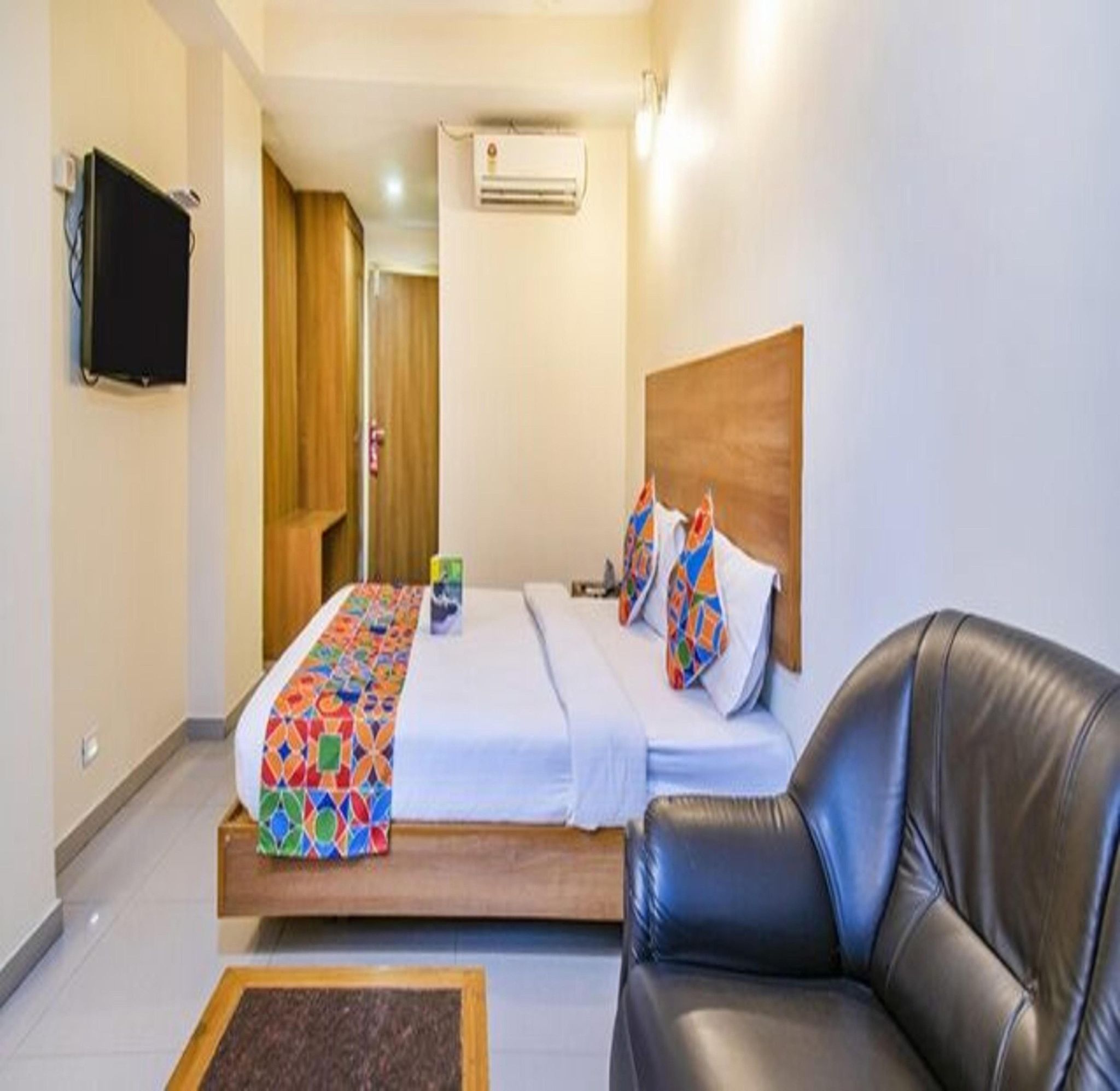 FabHotel Jansi Deluxe Deluxe Double Room 12