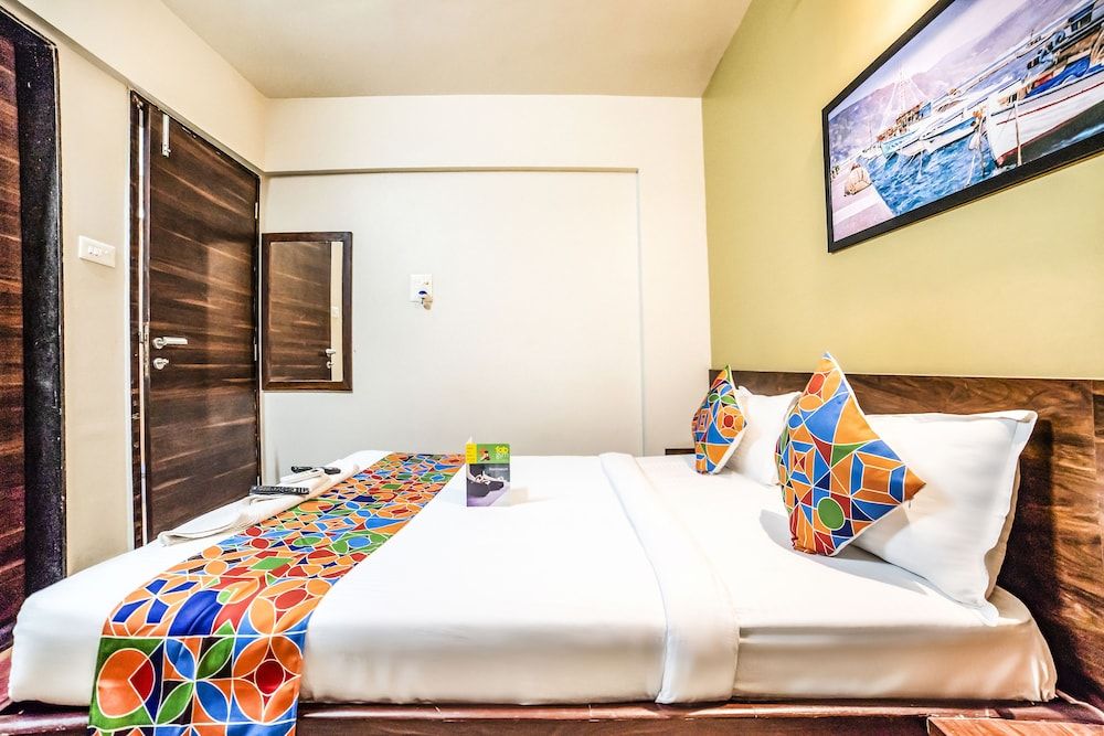 FabHotel Icon Bliss Kharadi Deluxe Double Room, 1 Double Bed, Non Smoking 3