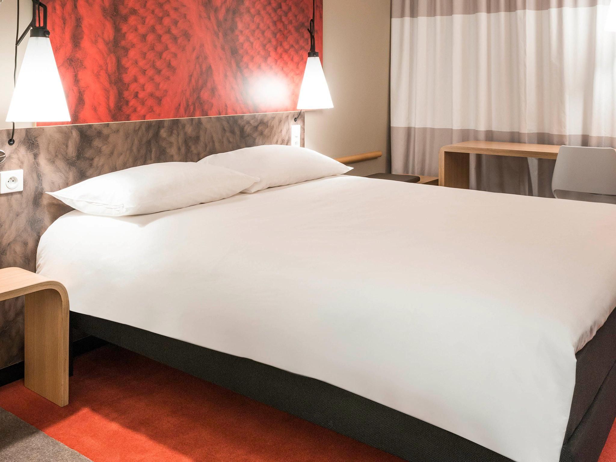 Ibis Gent Centrum St Baafs Kathedraal Room with One Double Bed 2