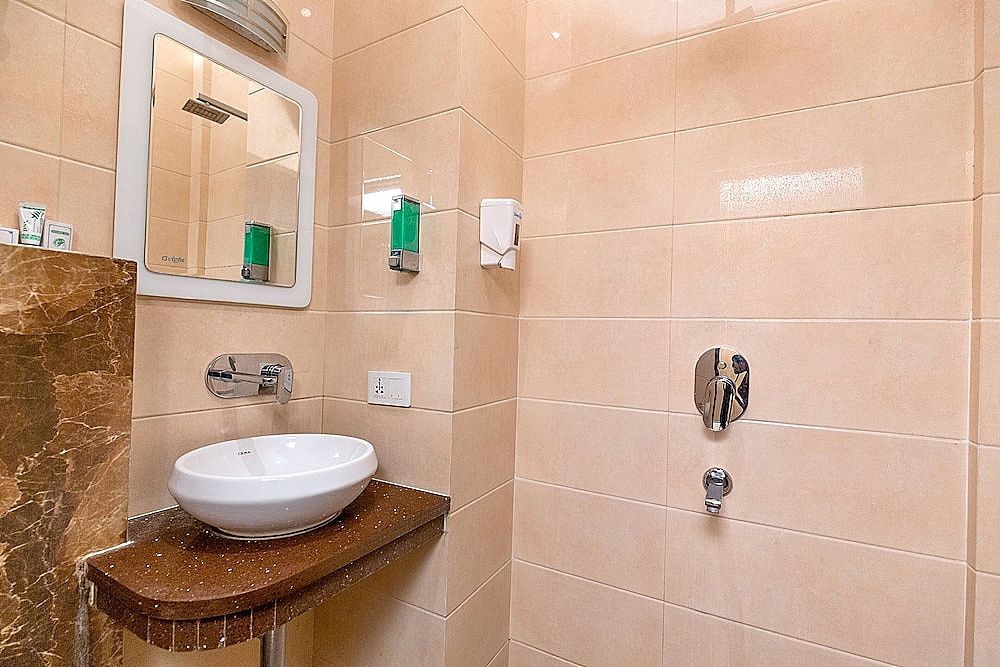 Hotel Urban Galaxy Near Golden Temple Deluxe Double Room 21