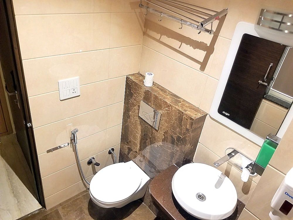 Hotel Urban Galaxy Near Golden Temple Deluxe Double Room 18