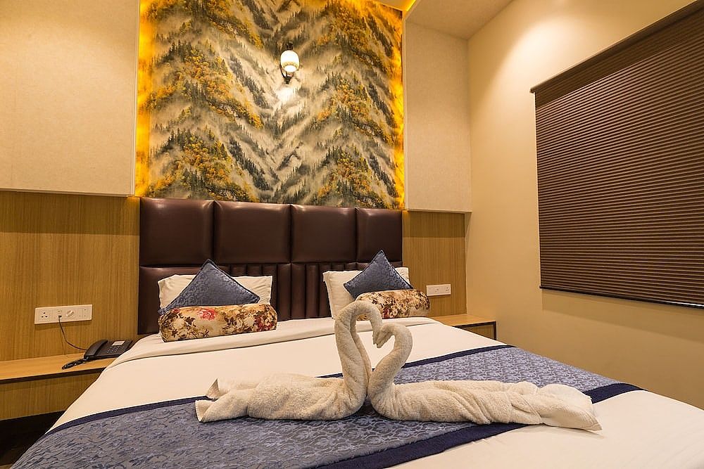 Hotel Urban Galaxy Near Golden Temple Deluxe Double Room 15