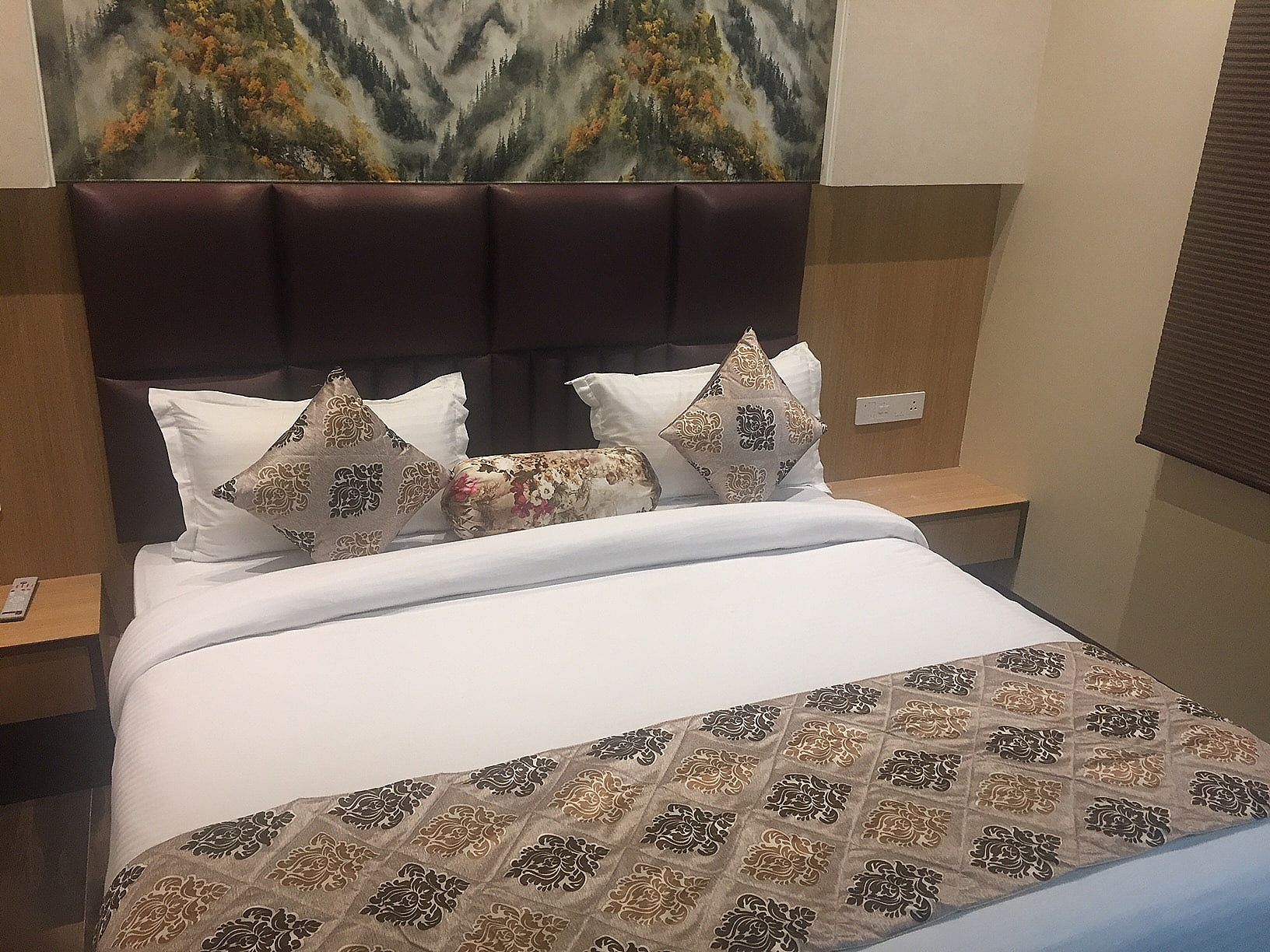 Hotel Urban Galaxy Near Golden Temple Deluxe Double Room 7