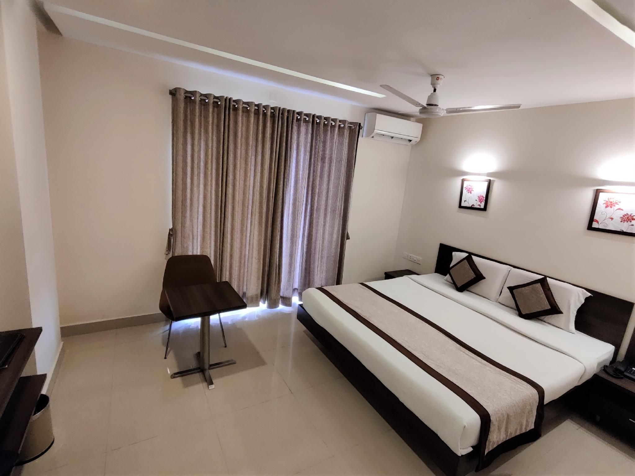 Deluxe Room with Balcony