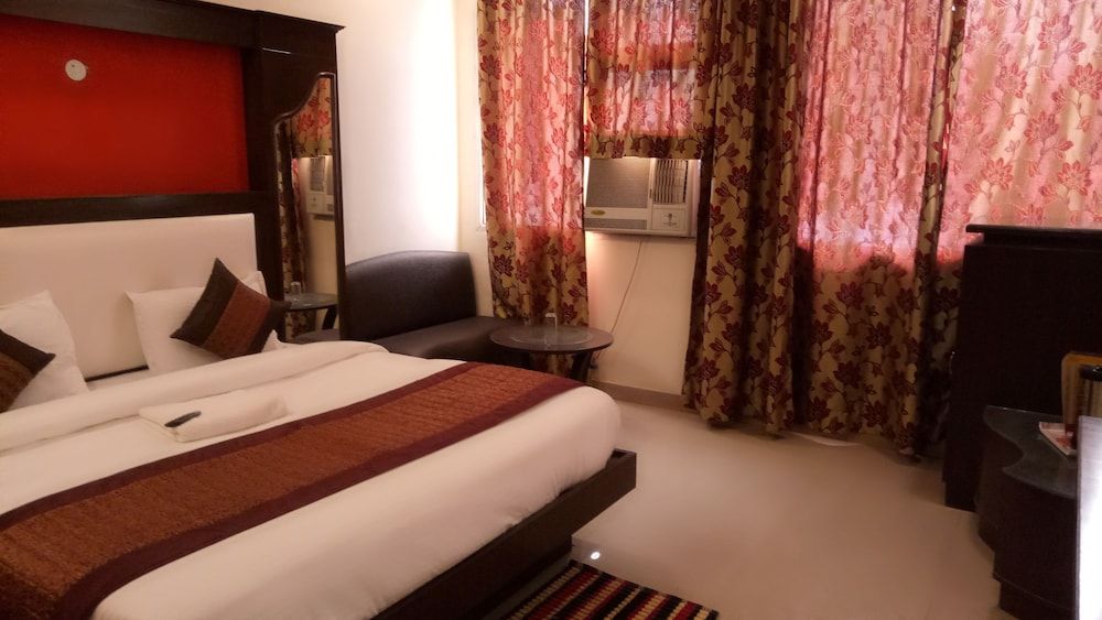 Hotel Kumar Palace Deluxe Double Room 6