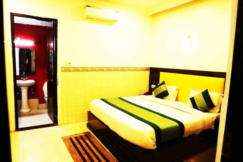 Hotel Kumar Palace Deluxe Double Room 9