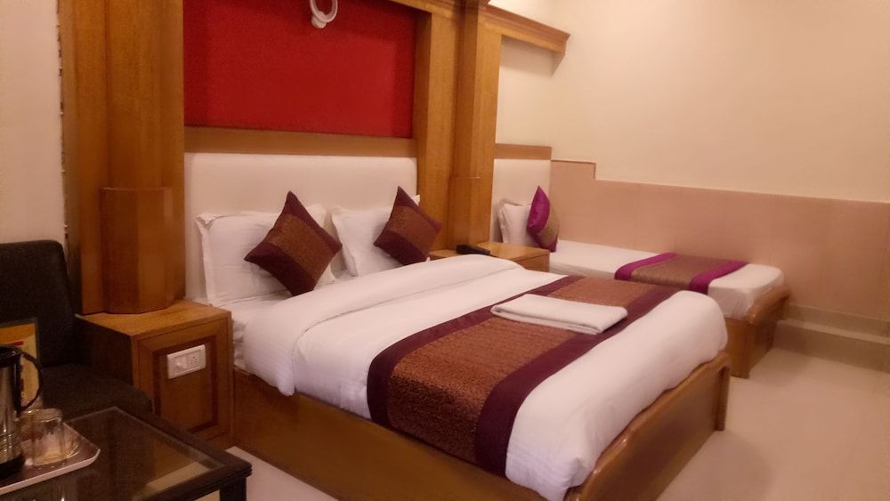 Hotel Kumar Palace Deluxe Double Room 4
