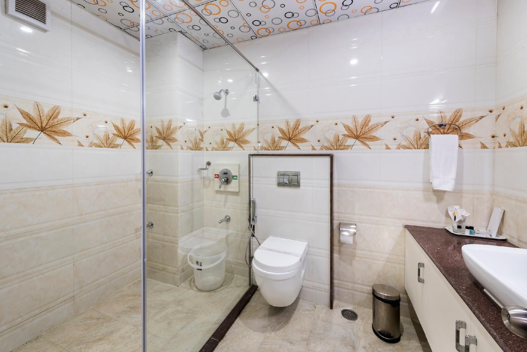 TS Royal Grand - Attibele, Hosur Luxury Room 5