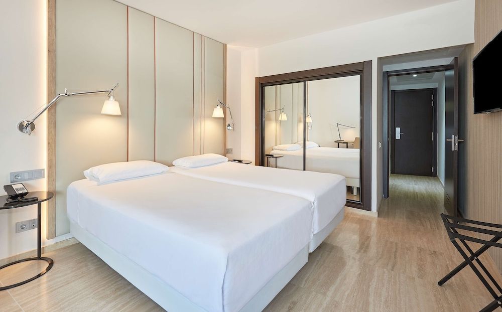 NH Imperial Playa Standard Room (Extra Bed 3 adults) 2