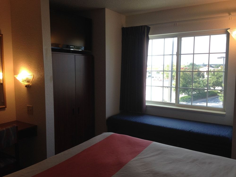 Standard Room, 1 Queen Bed, Non Smoking