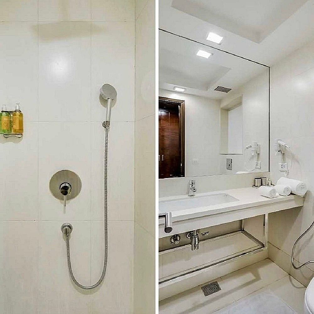 Golden Tulip City Centre Gurgaon Deluxe Room 15