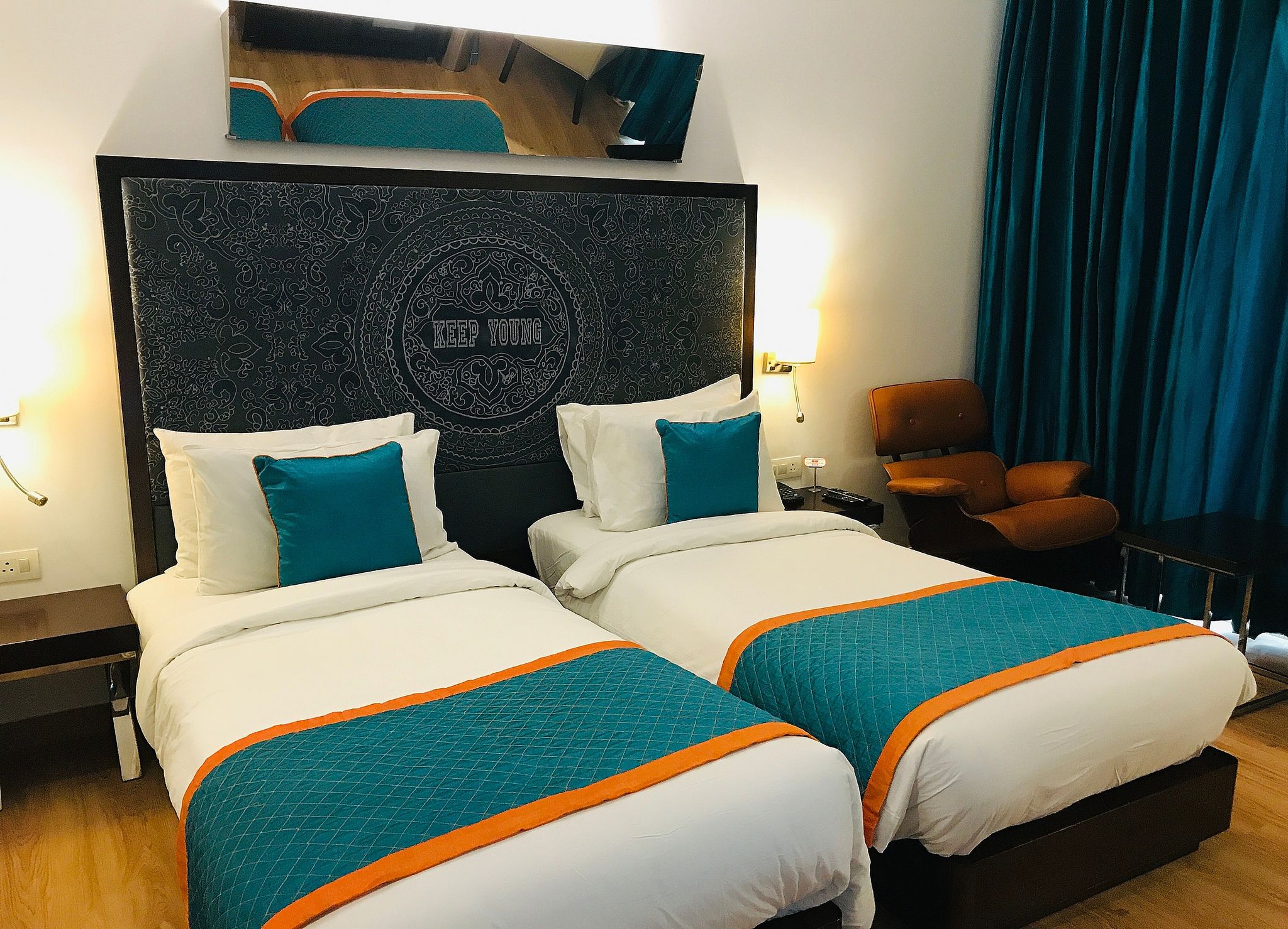 Golden Tulip City Centre Gurgaon Deluxe Room 8