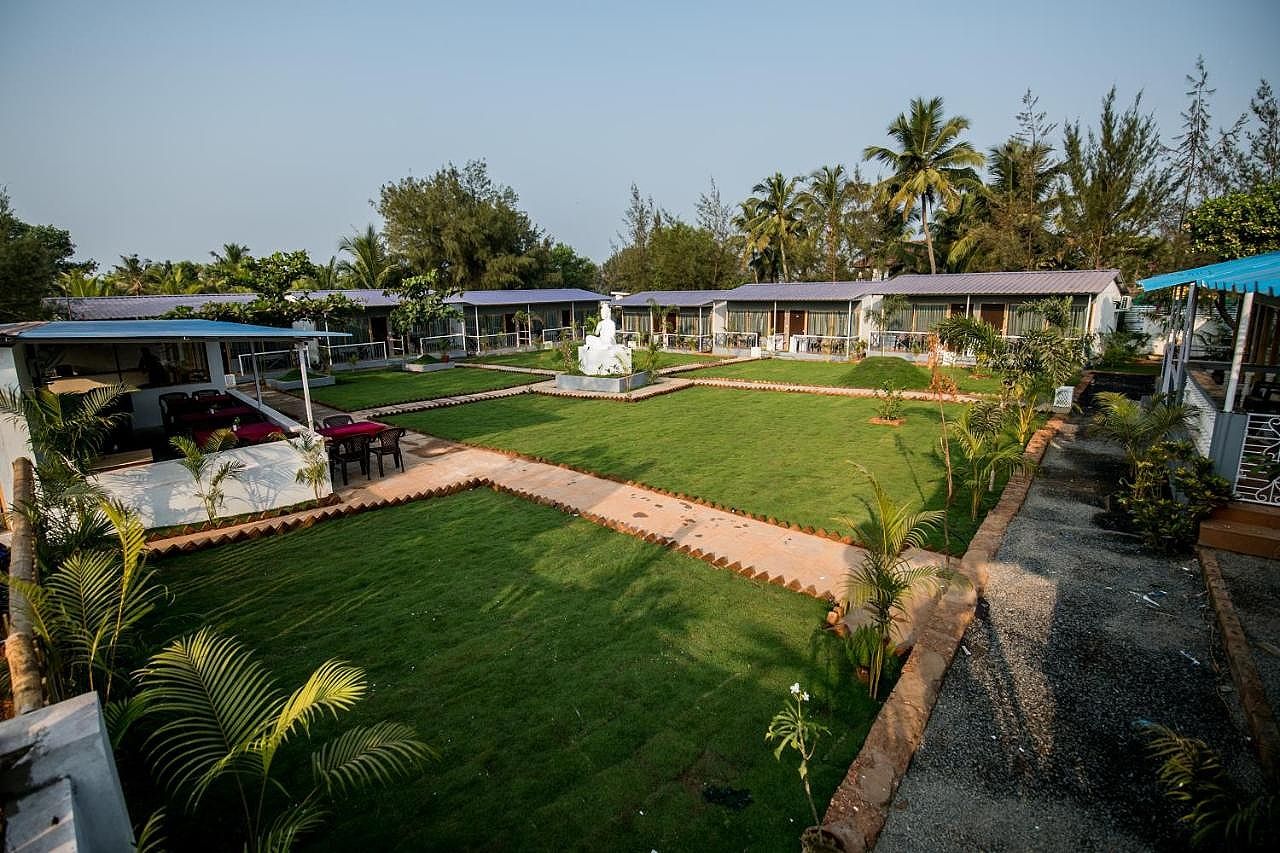 undefined Treebo Lands End Beach Resort Morjim 4