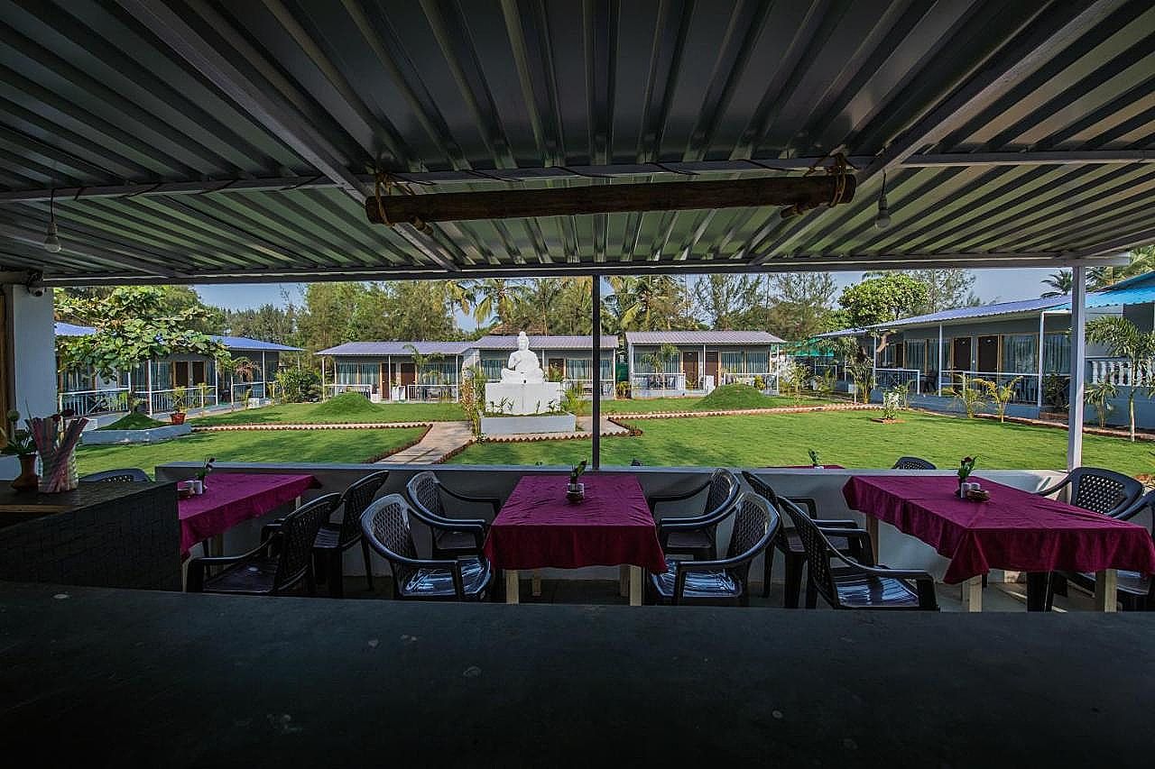 Food & Dining