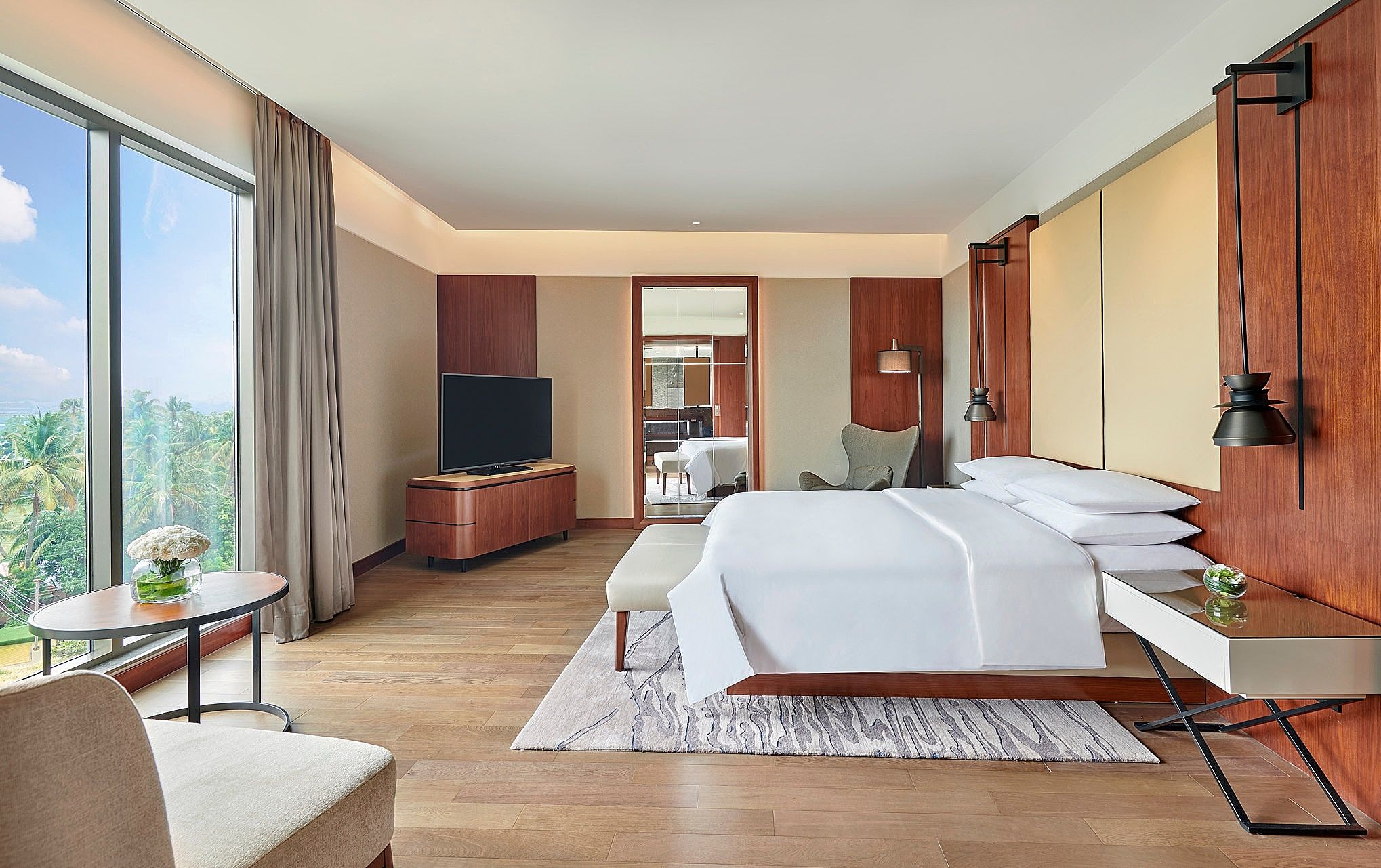 Room, 1 King Bed (Backwater View)