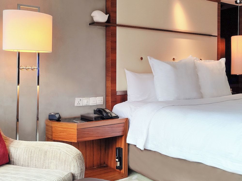 InterContinental Shanghai Pudong Hotel by IHG Classic Room (Upgraded) 7