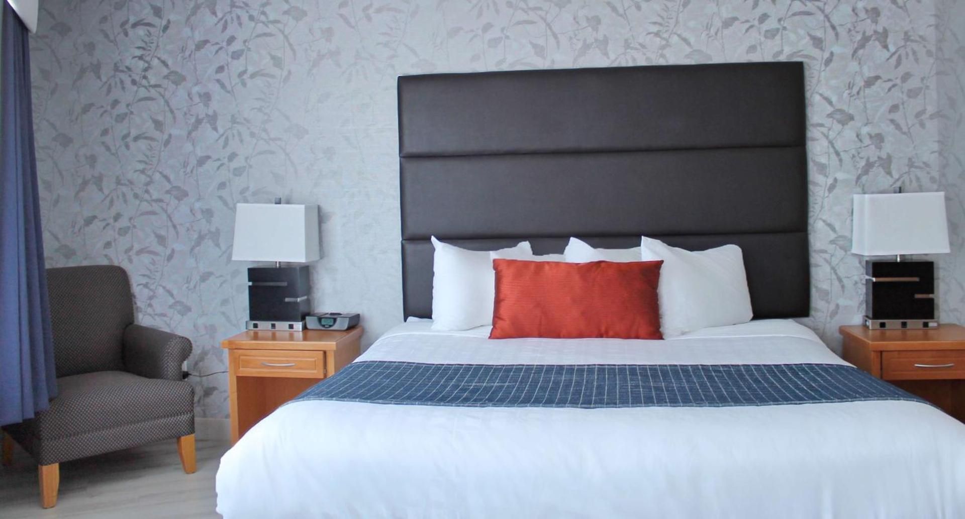 Suite-1 King Bed, Non-Smoking, Two Room