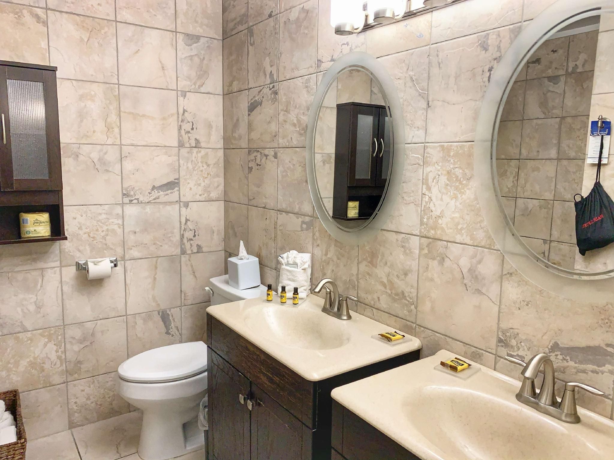 2 Queen Beds, Nonsmoking, Larger Room, Futon, Dining Table, Rain Shower