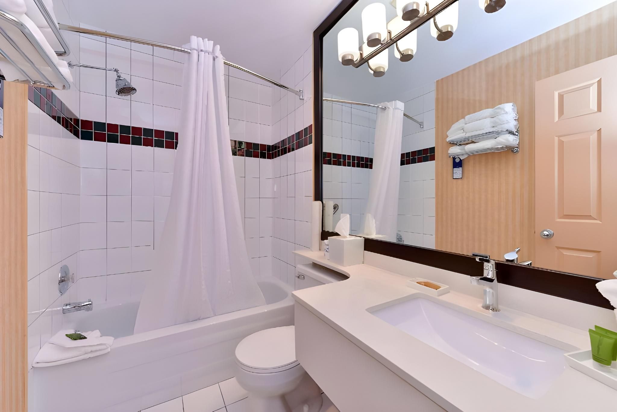 Best Western Plus Regency Inn & Conference Centre 1 King Bed, Nonsmoking, Oversized Room, Business Plus Room, Crown Wing 2