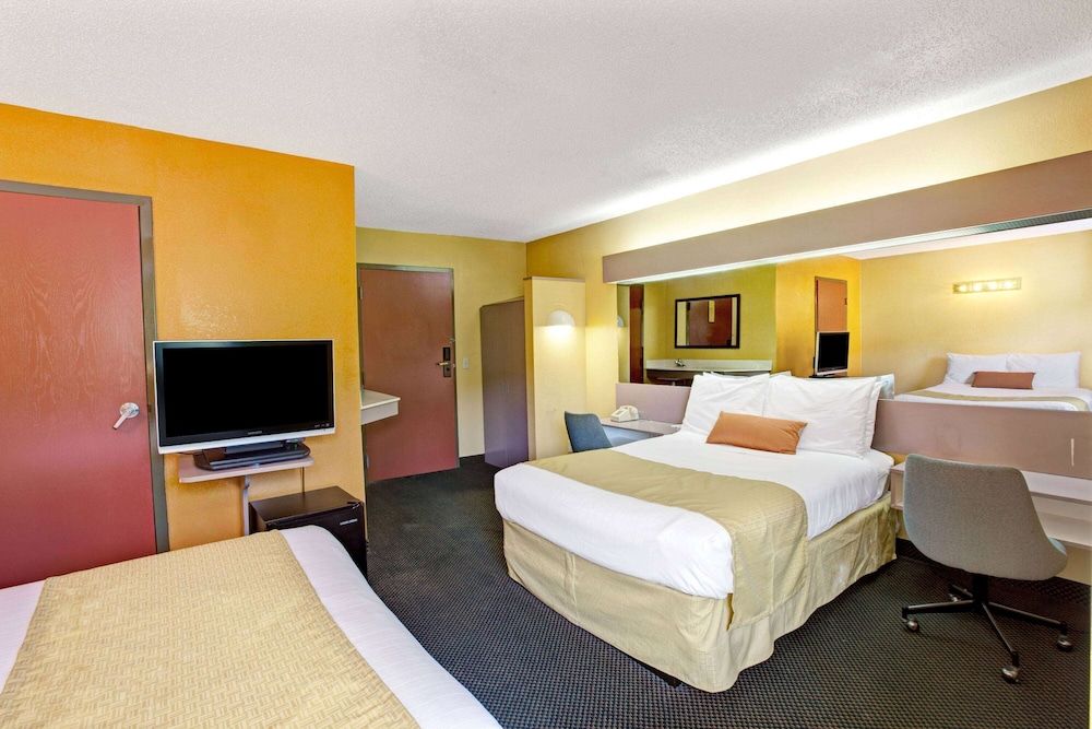 Room, 2 Queen Beds, Non Smoking