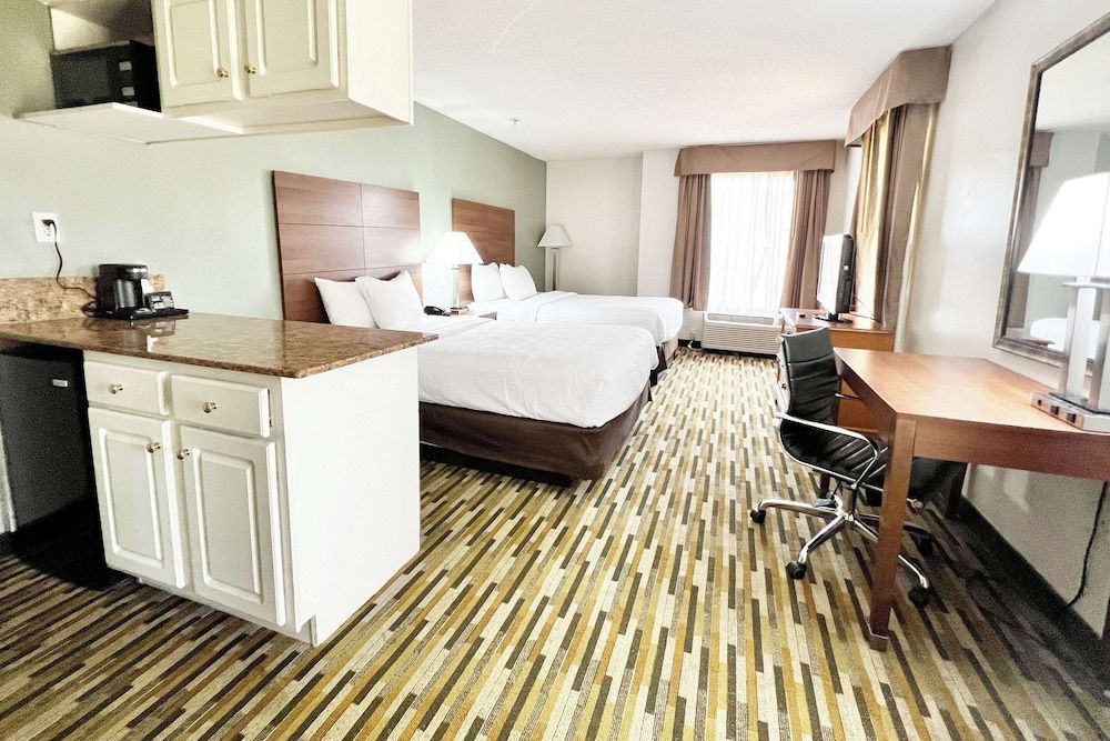 Suite, 2 Double Beds, Non Smoking