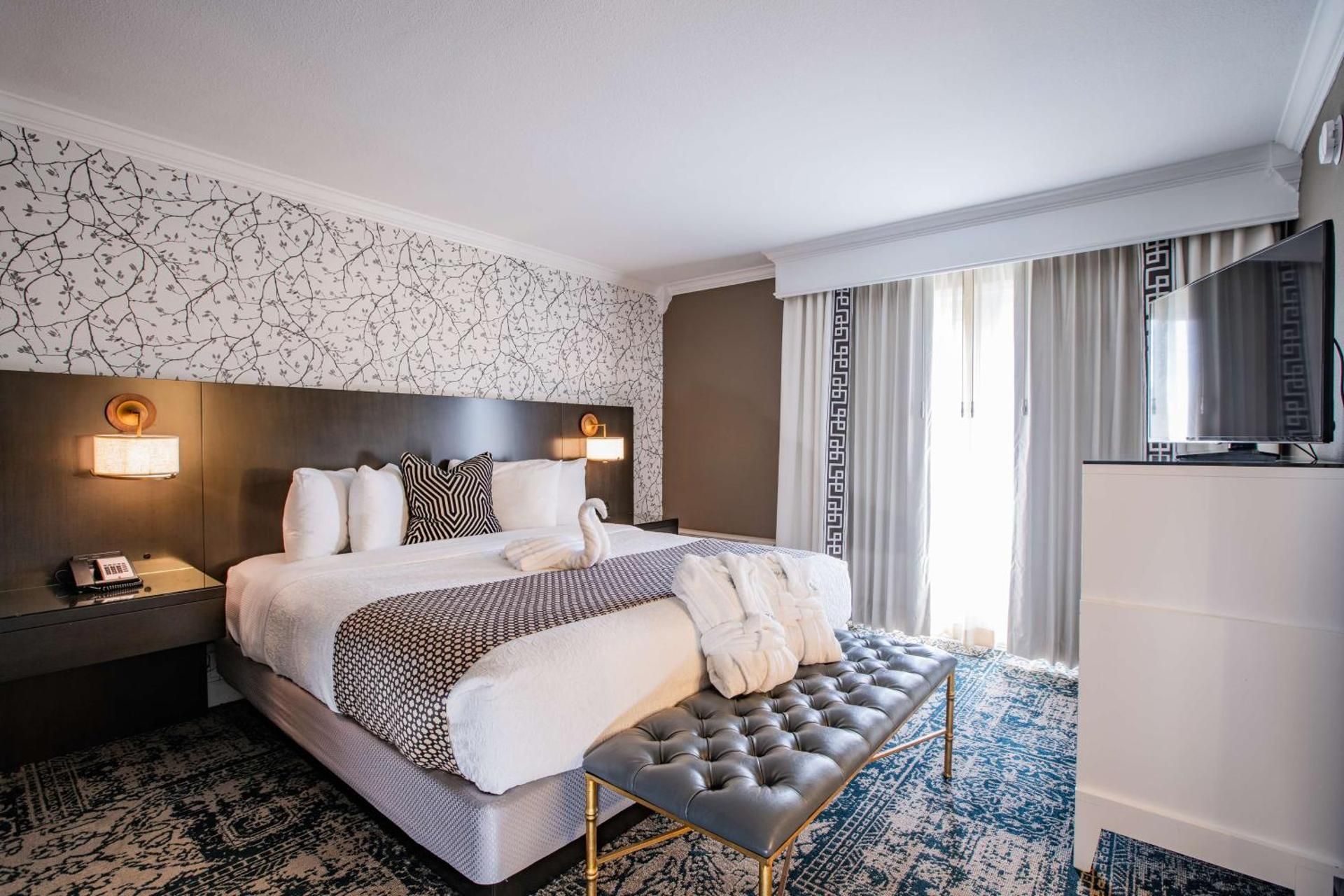1 King 2 Room Suite