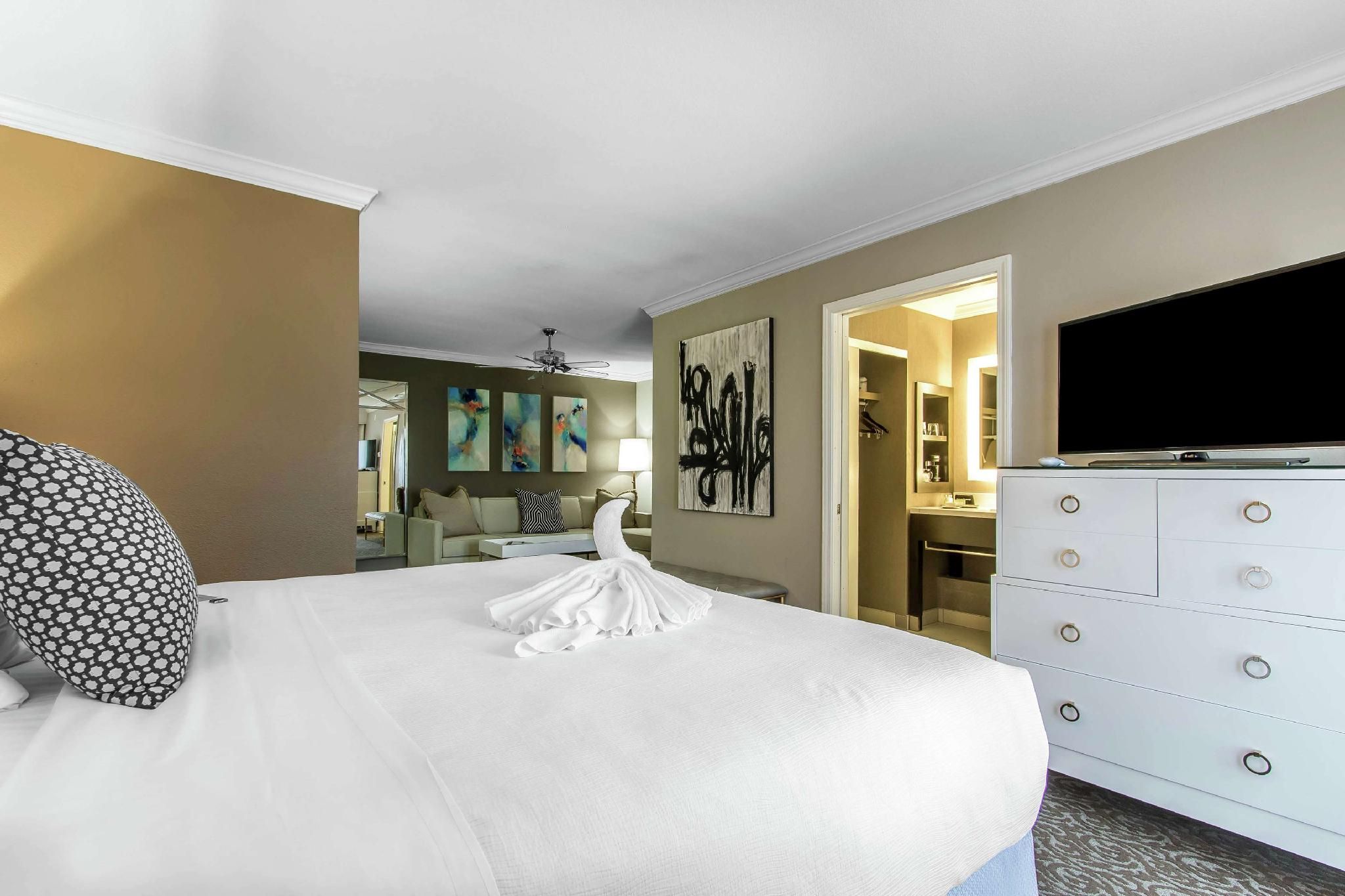 1 King Bed