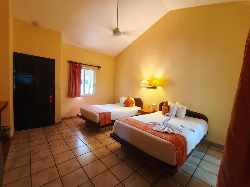 undefined Hotel Lunasol 8