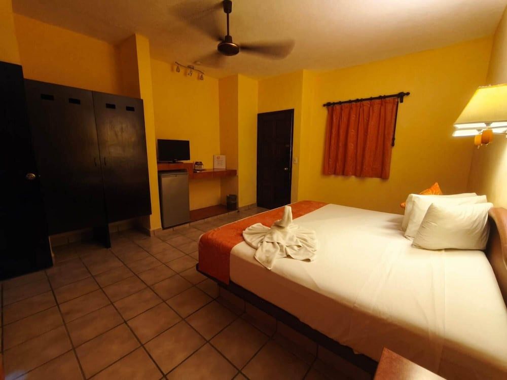 Hotel Lunasol Standard Room 4