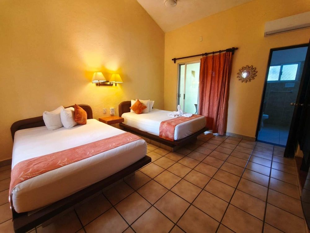 undefined Hotel Lunasol 7