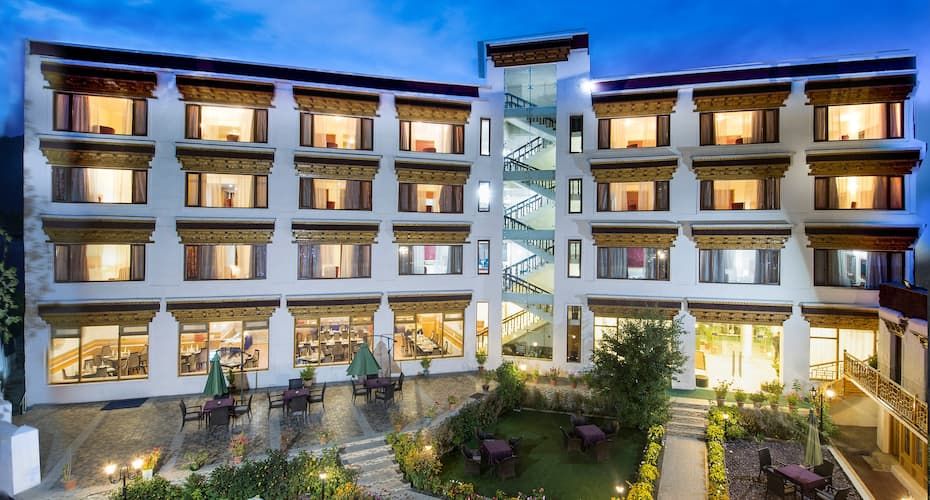 undefined Hotel Singge Palace