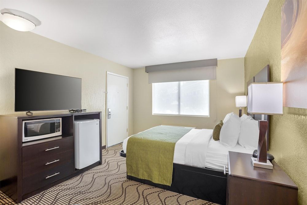 Best Western Gold Country Inn Suite, 2 Queen Beds, Non Smoking, Refrigerator & Microwave