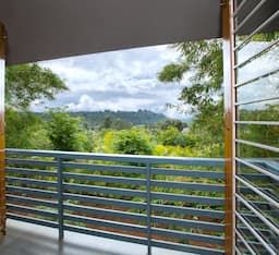 TGI Kairos Premium Room with Balcony 3