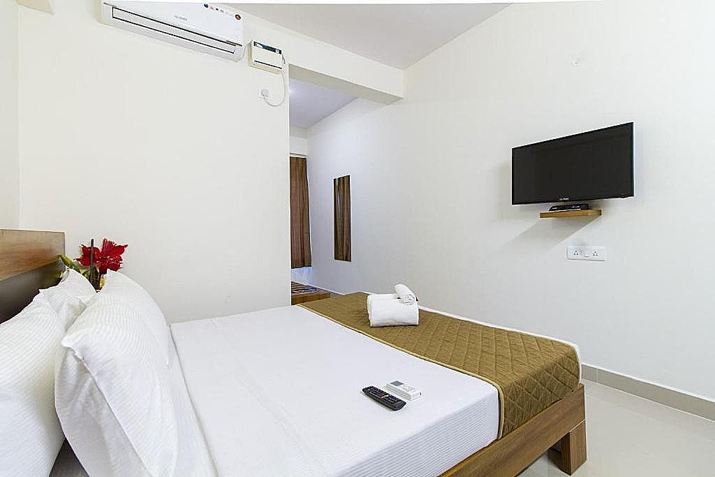 Sanctum Suites Whitefield Bangalore Deluxe Queen Room 7