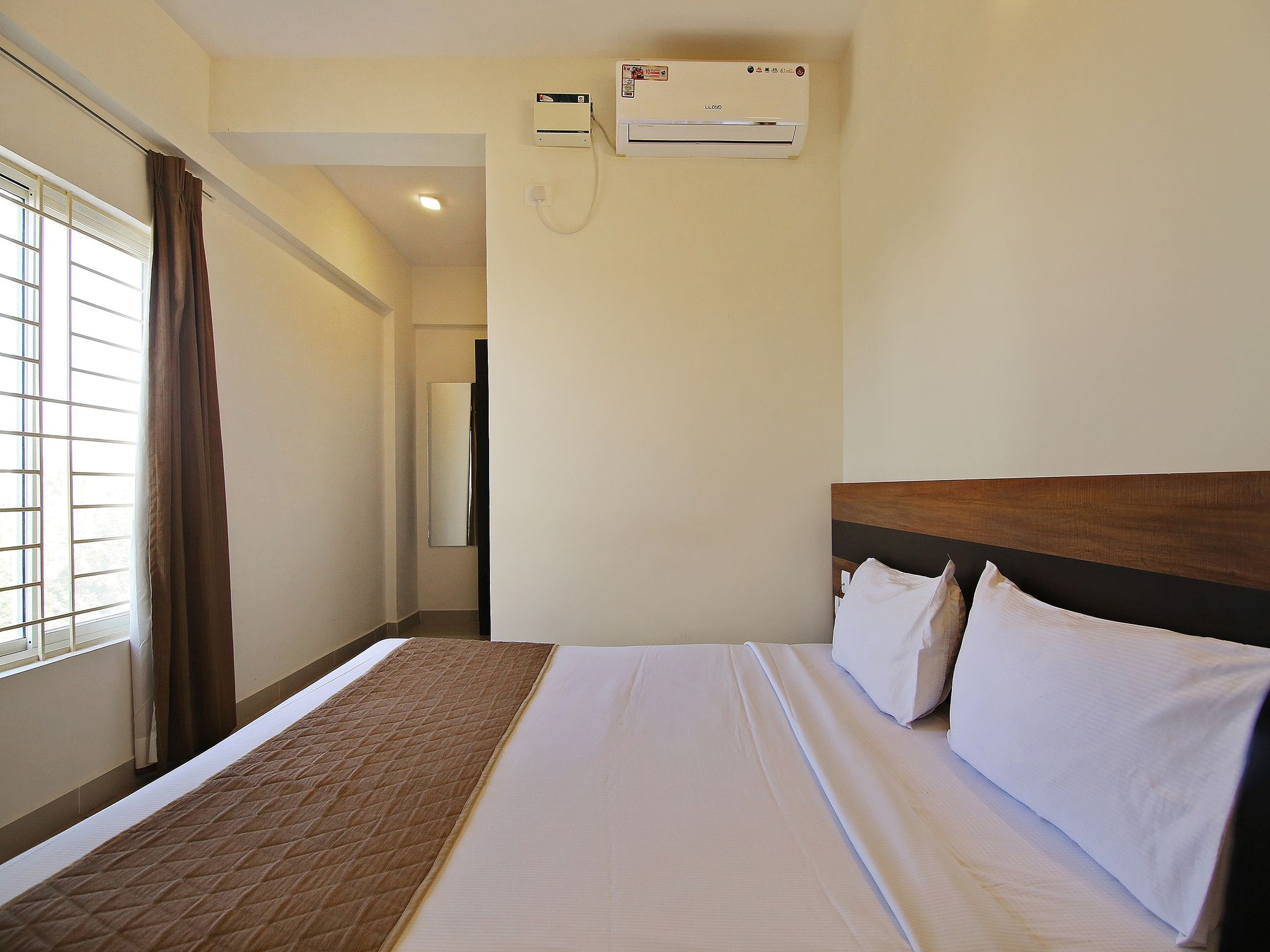 Sanctum Suites Whitefield Bangalore Deluxe Queen Room 14