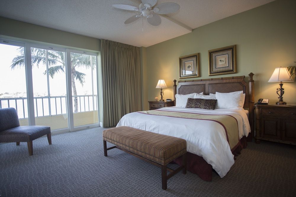 Vanderbilt Beach Resort Bayside Deluxe Condo, 2 Bedroom 2 Bath