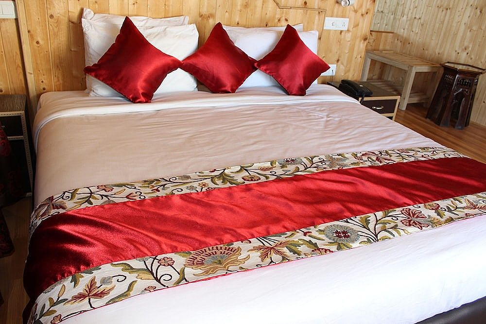 undefined  Nigeen Lake View Resort 5