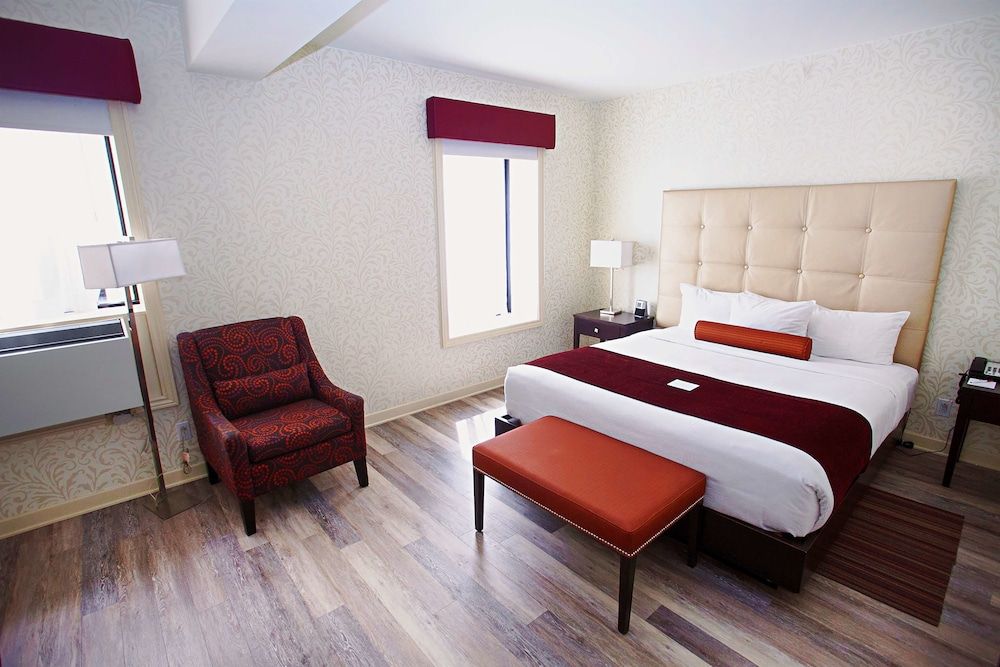 undefined Best Western Plus Montreal Downtown-Hotel Europa 4