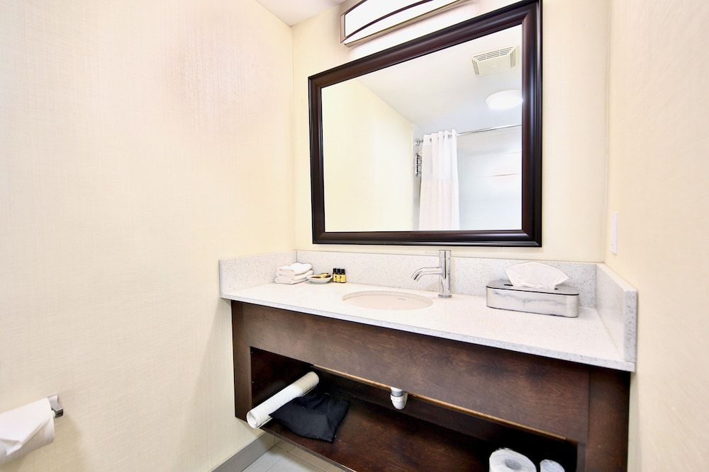 undefined Best Western Plus Montreal Downtown-Hotel Europa 7