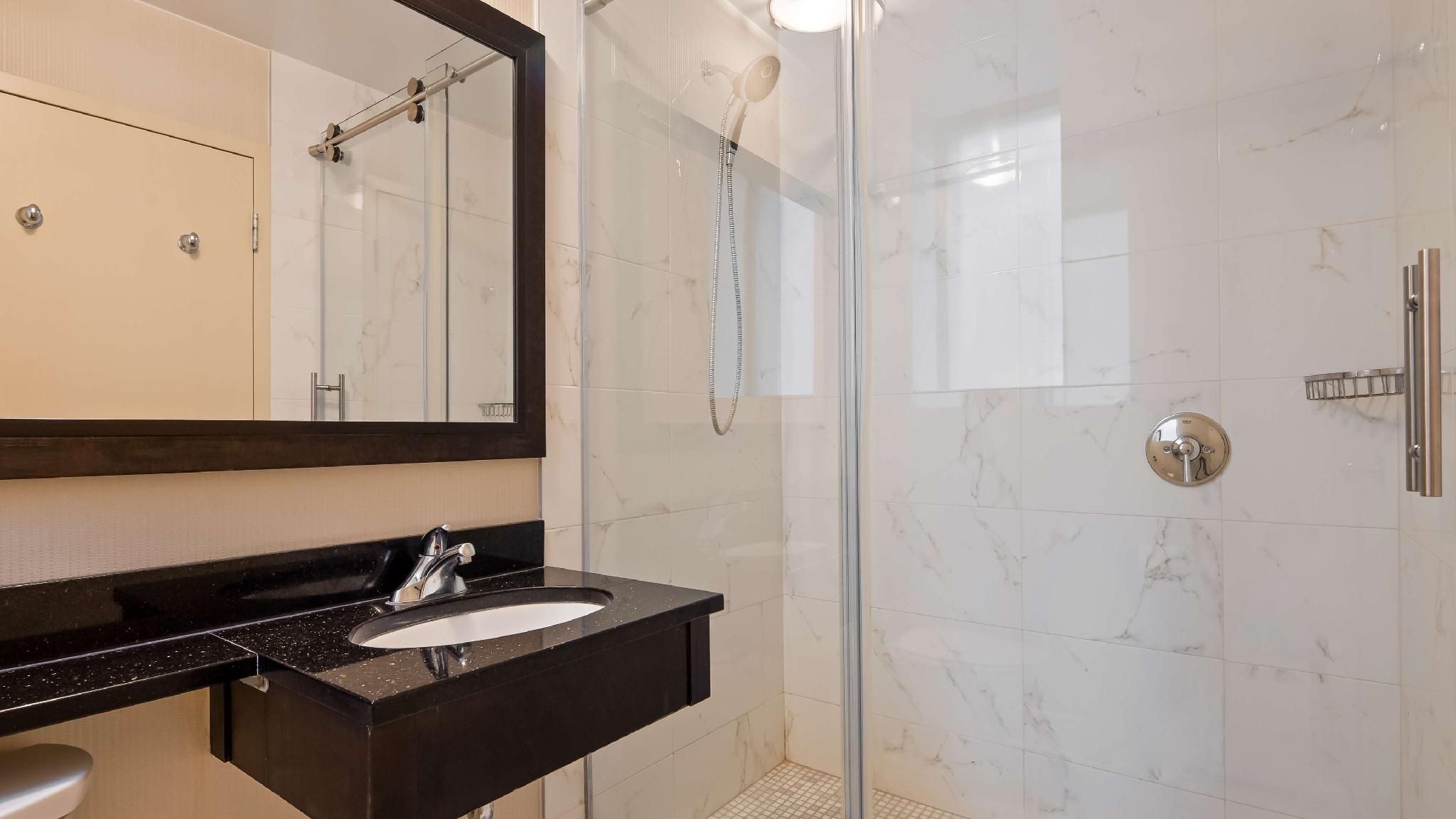 Hotel Europa, BW Signature Collection 1 Queen Bed, Nonsmoking 3