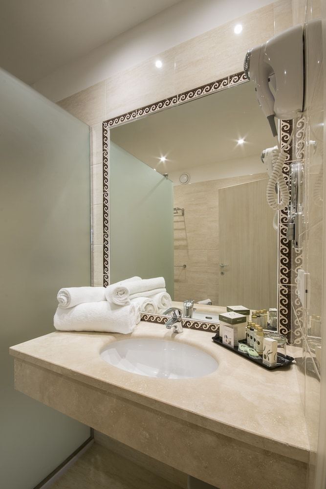 Hotel Executive Standard Double or Twin Room 6