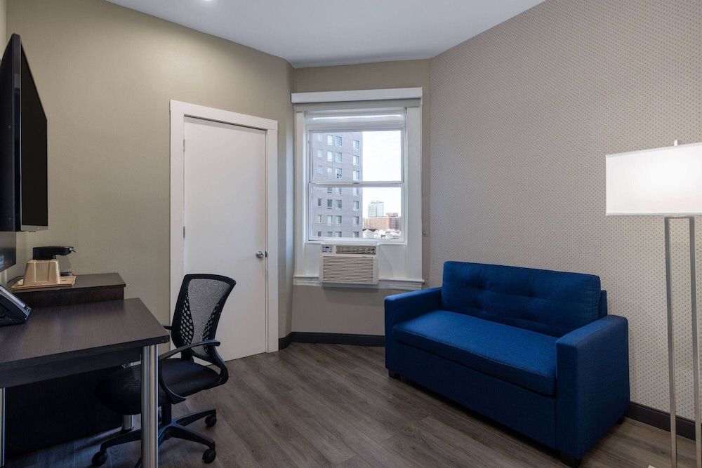 undefined Super 8 by Wyndham San Francisco/Union Square Area