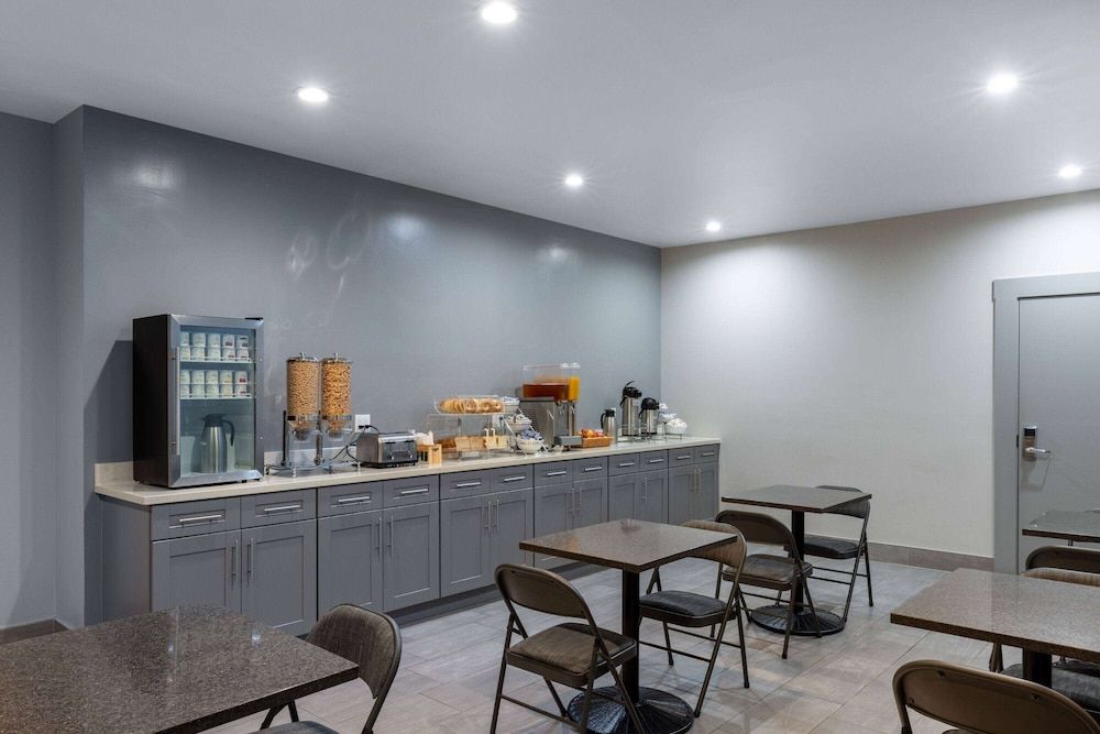 undefined Super 8 by Wyndham San Francisco/Union Square Area 10