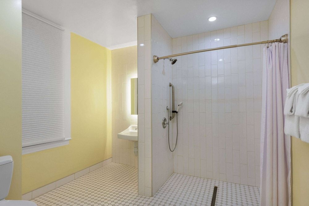 undefined Super 8 by Wyndham San Francisco/Union Square Area 5