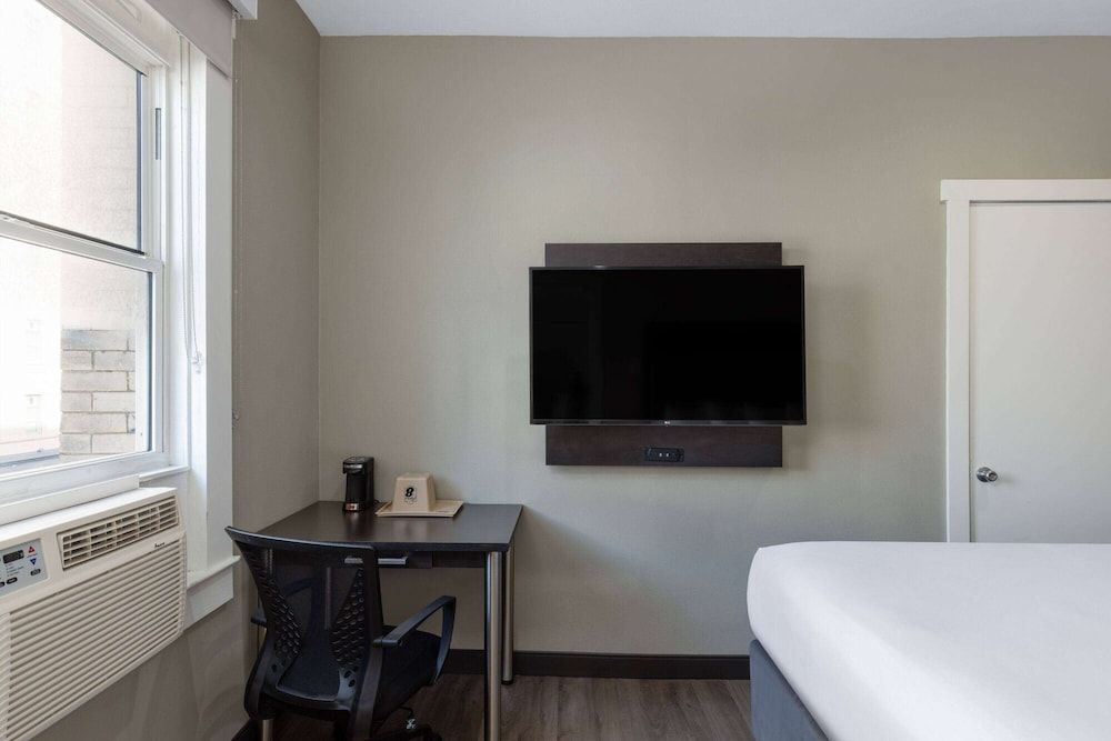 undefined Super 8 by Wyndham San Francisco/Union Square Area 4
