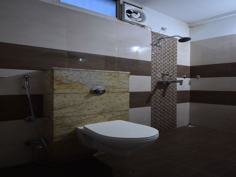 Hotel Siddhi Vinayak Standard Room. 2